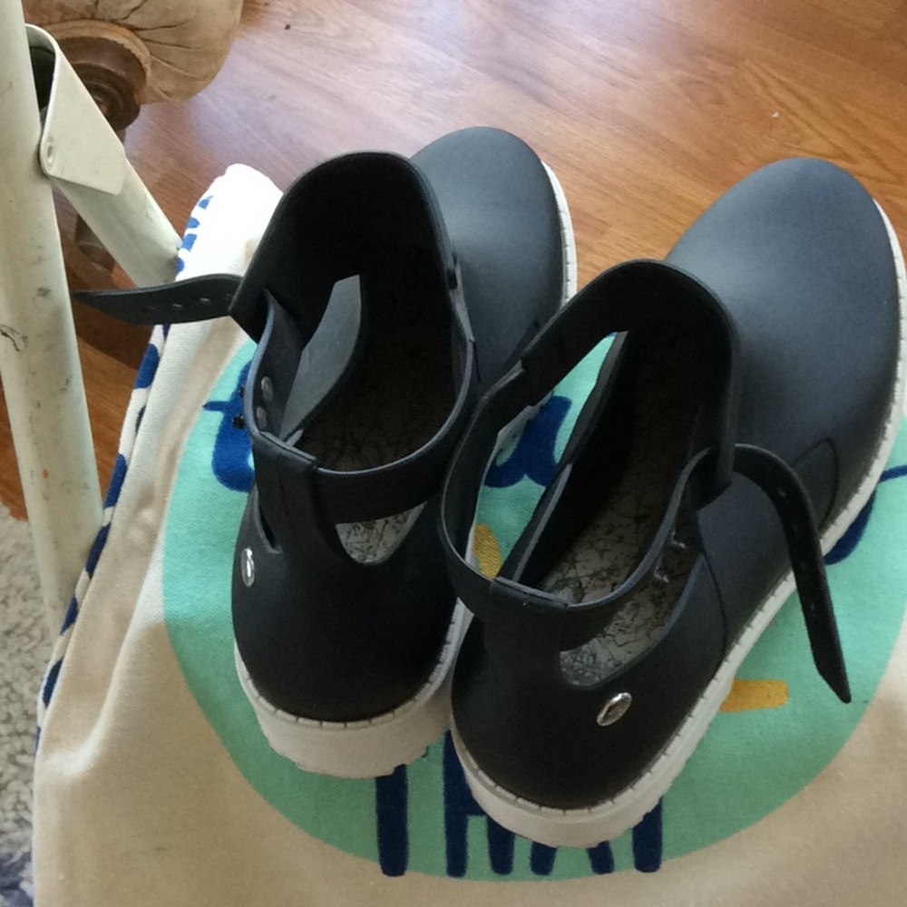 Mel by Melissa boots